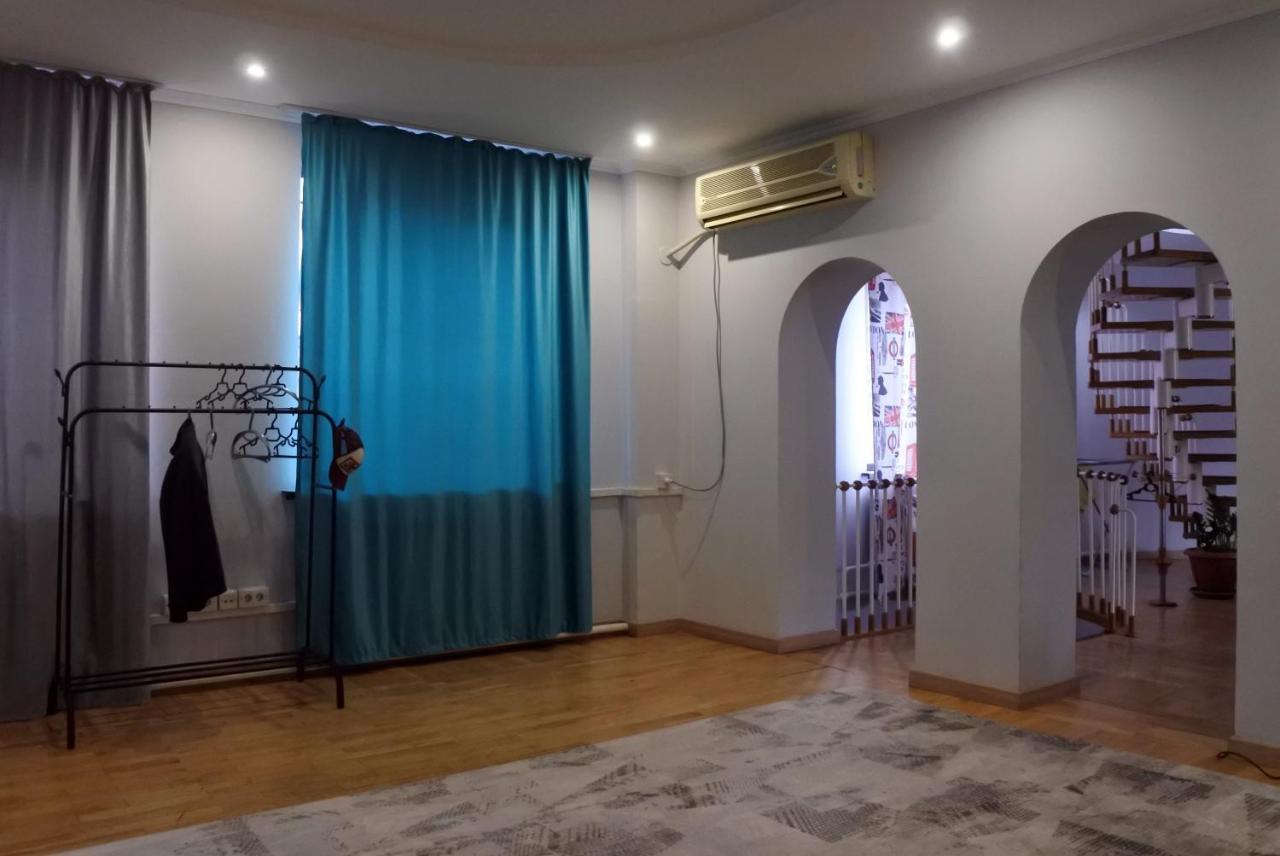 Almaty Backpackers Hostel Εξωτερικό φωτογραφία